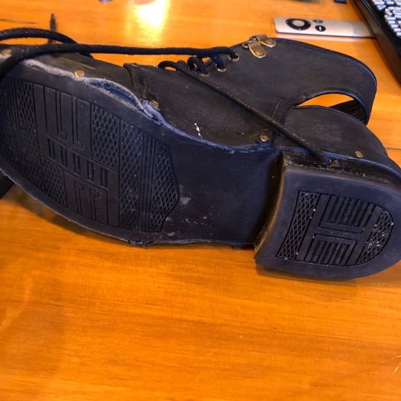 Leather ankle boots with cut outs at ankles - Picture 4 of 7